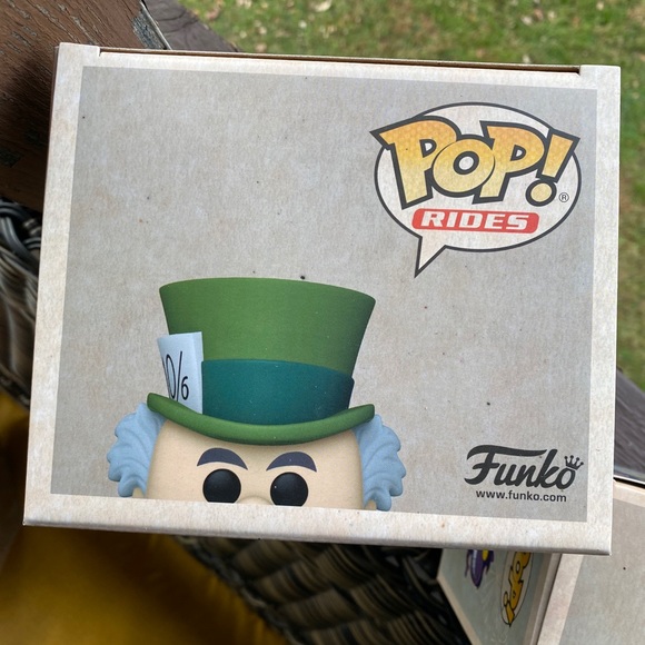 Disney Alice & Wonderland Cheshire Cat MAD Hatter - Picture 10 of 11